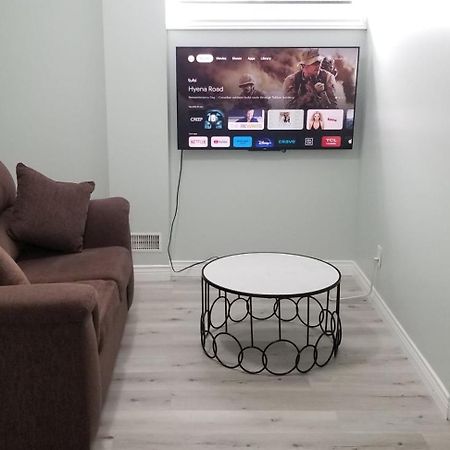 2 Bedroom Luxury Apartment Guelph Kültér fotó
